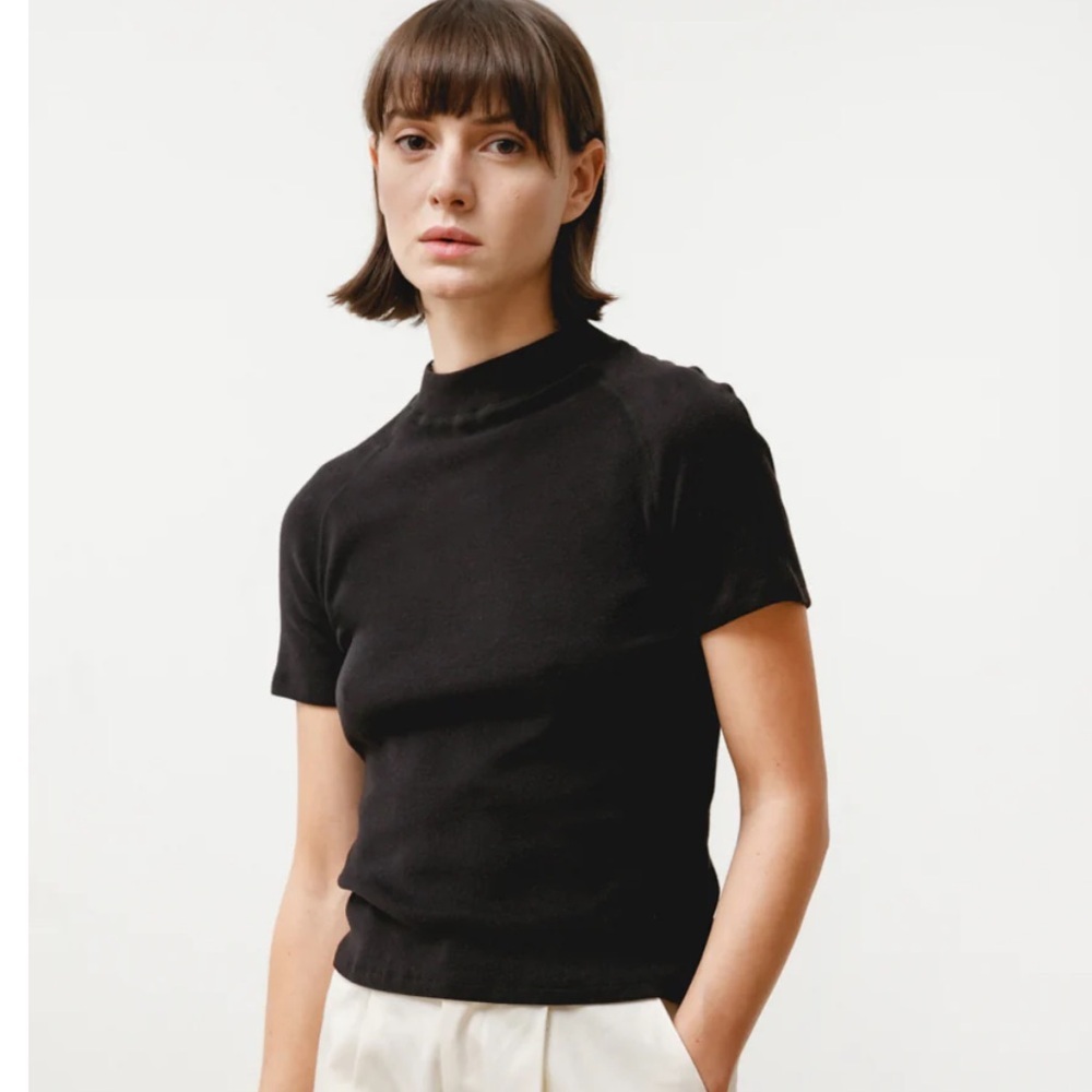 Priory Dive Tee in Stretch Knit Black Size S/M​